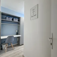 room photo