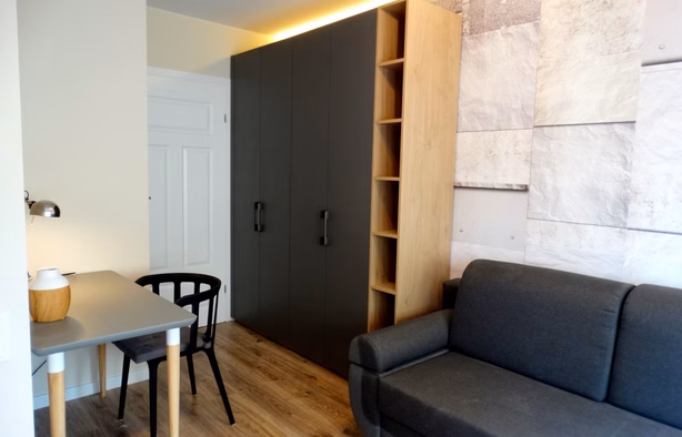 Apartament numer 1, Łódź-1