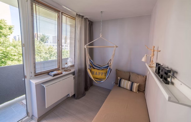 Pokój nr 4 przy Etiudy Rewolucyjnej 5, Warszawa-1