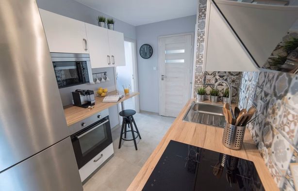 Pokój nr 5 przy Etiudy Rewolucyjnej 5, Warszawa-1