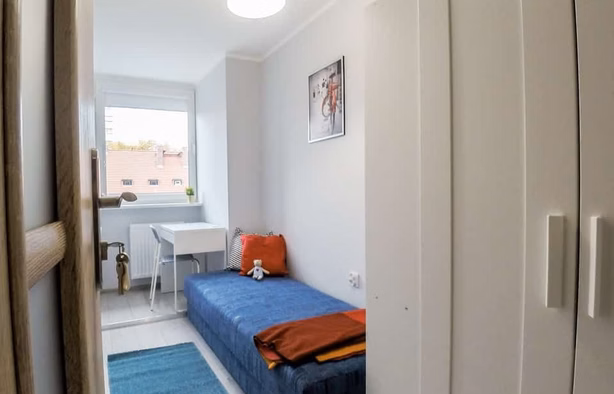 nr 1, ul. Wróbla 8, Wrocław-1