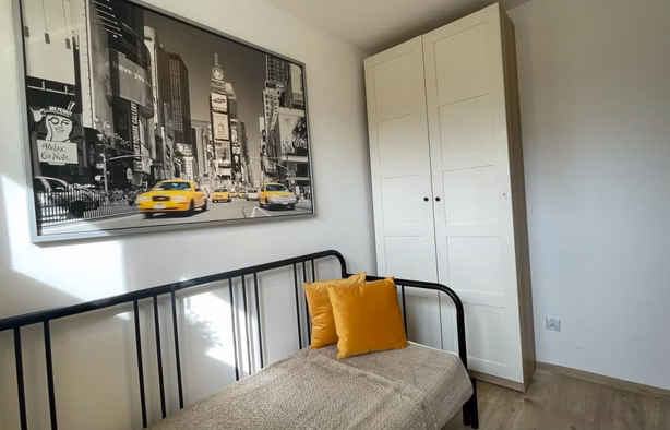 Pokój nr 4 przy Bruna 28, Warszawa-1