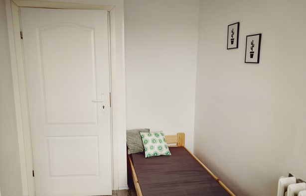 Pokój jednoosobowy #4 przy Placu Konstytucji 6, Warszawa-1