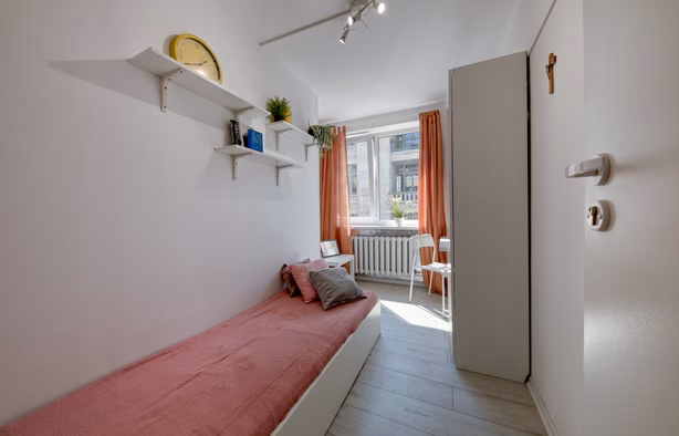 Single room #4 at Kredytowa 2 Street, Warszawa-1