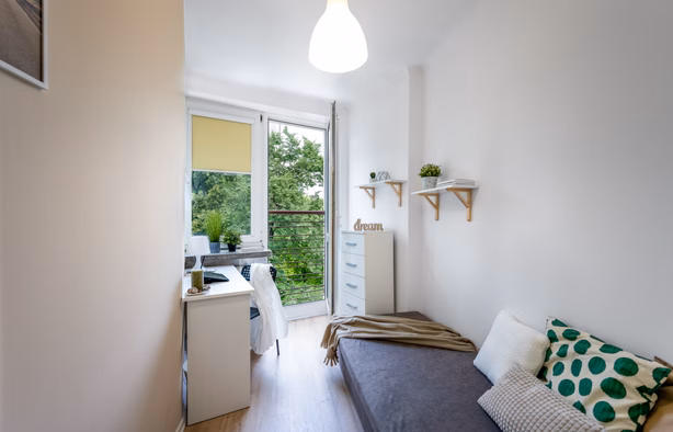 A room in the very center, Emilia Plater, room no. 5, Warszawa-1
