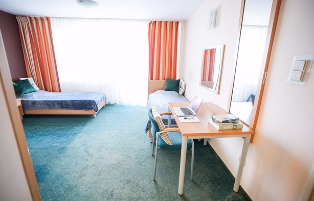 107 - Pokój Dwuosobowy Comfort 16m2 Tylko dla mężczyzn, Warszawa-1