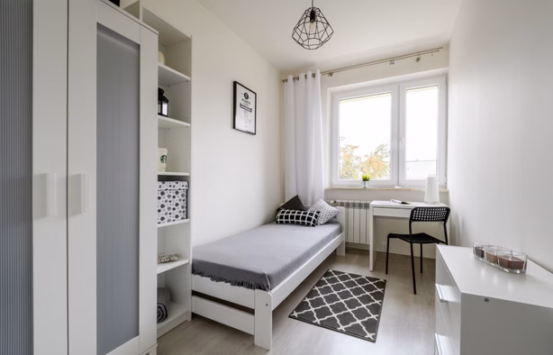 Pokój nr 5, ul. Puszczyka 5, SGGW, Warszawa-1