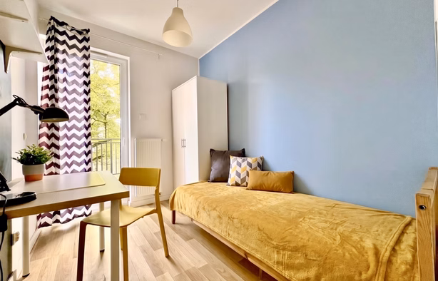Pokój nr 4 z TARASEM, Amałowicza Tatara 2a, Rembertów, blisko ASW, Warszawa-1
