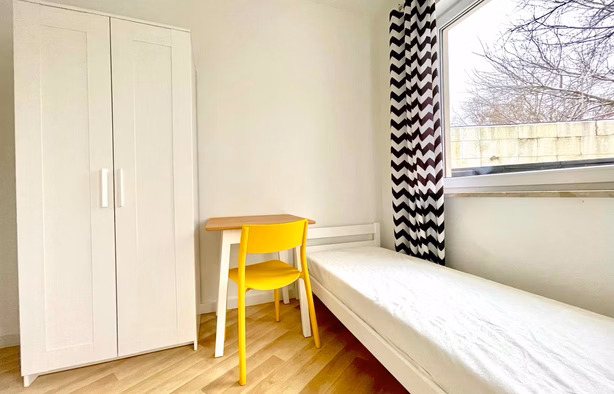 Pokój nr 3 z balkonem, Amałowicza Tatara 2c, Rembertów, blisko ASW, Warszawa-1