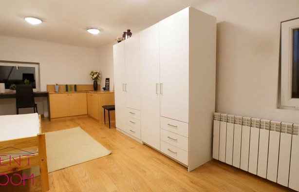 TARNINOWA 1 RADOGOSZCZ Pokój duży jednoosobowy lub dwuosobowy NR 25, Łódź-1