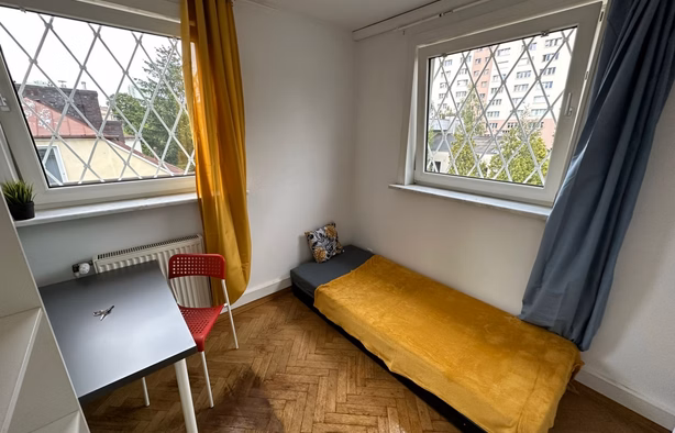 Pokój jednoosobowy #15 przy ul. Wita Stwosza 17a [DLA MĘŻCZYZN], Warszawa-1
