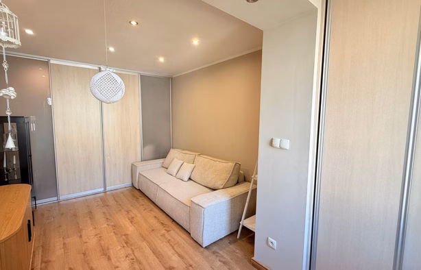 (ALTA.8.8.2) Large spacious room in a two-room apartment , Wrocław-1