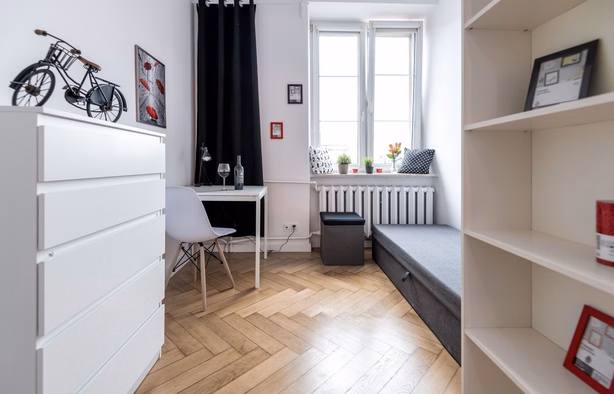 Single big room vis a vis The Old Town, next to metro station Wileńska, Warszawa-1
