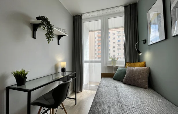 Pokój nr. 2 z balkonem - ul. Borowej Góry 5, BEMOWO METRO, Warszawa-1