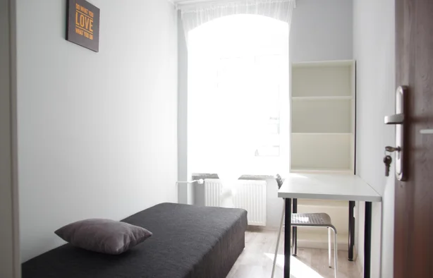 ZADZWOŃ PO AKTUALNĄ CENĘ 790271908 Pokój 1-os. nr 3, ul. Paulińska 2A, Wrocław-1