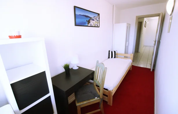 Single room No. 4 at Broniewskiego, Warszawa-1