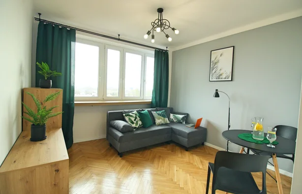 Studio apartment with bright kitchen | Metro Racławicka , Warszawa-1