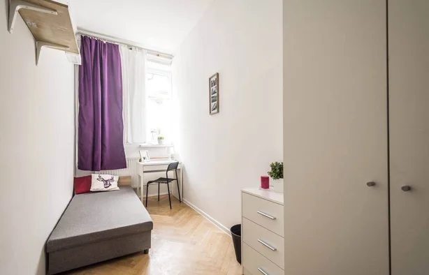 Pokój 1 os | Grottgera | Radio Kraków | Al. J. Słowackiego | park Młynówka Królewska, Kraków-1