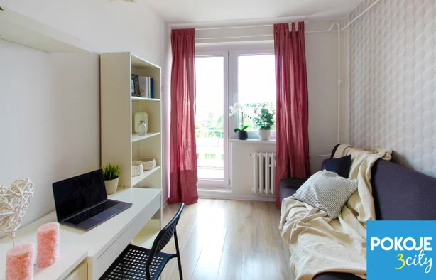 Pokój 1-osobowy z balkonem nr 4, przy ul. Wyrobka 9, Gdańsk-1