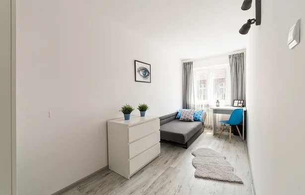 Large room for one, Floriana 5, 280m to EU, close to PŚ, UŚ, AM (P2), Katowice-1