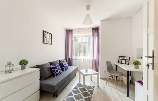 Duży pokój 10m2 w domu z ogrodem, oś. F, ul. Modrzewskiego 25 (P6), Tychy-1