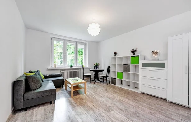 A spacious studio apartment, Sucharskiego 1, Łódź-1