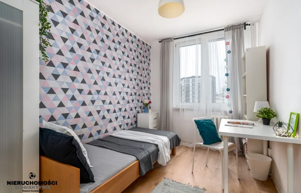 A spacious room next to the Wydział Zarządzania UW, room nr 1, Warszawa-1