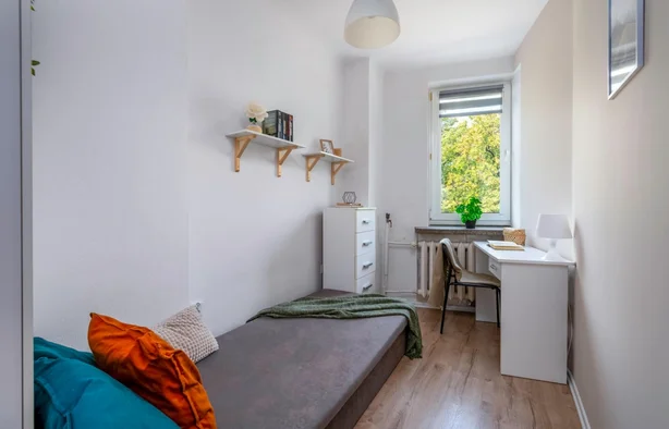 Pokój w samym Centrum, Emilii Plater, pok nr 4, Warszawa-1