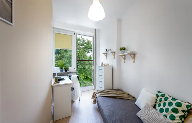 A room in the very center, Emilia Plater, room no. 5, Warszawa-1
