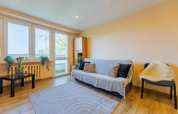 Przestronne 3 pokojowe mieszkanie z balkonem - Lutomierska 129, Łódź-1