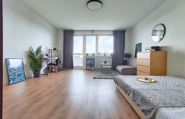 Duży Pokój dla 2os. Balkon, os. Rusa Chartowo, Darmowy Parking , Poznań-1