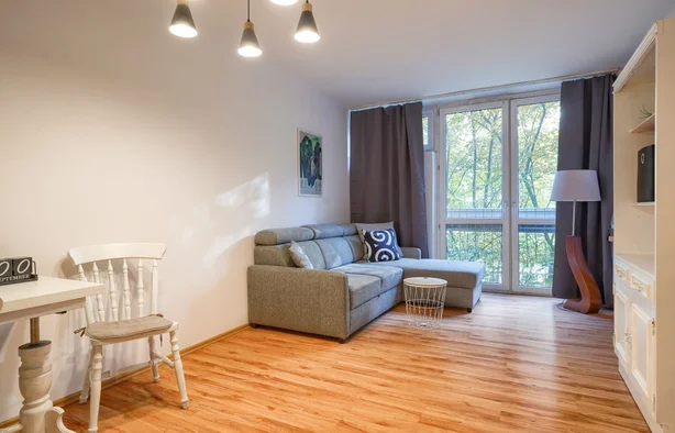 Grzybowska 6/10 m 202 room 1, Warszawa-1