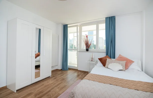 Prosta 2/14 m 62 room 3, Warszawa-1