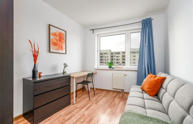Room at Wiatraczna Roundabout nr 2, Warszawa-1