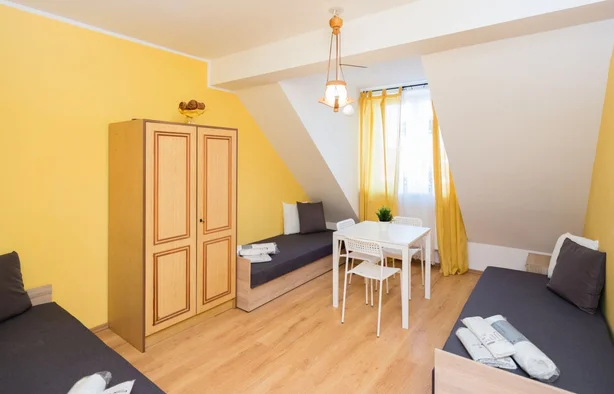 3-osobowy pokój nr 7, Rotmanka-1