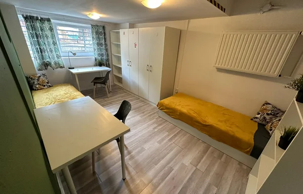 Pokój dwuosobowy #3 przy ul. Wita Stwosza 17b [DLA KOBIET], Warszawa-1