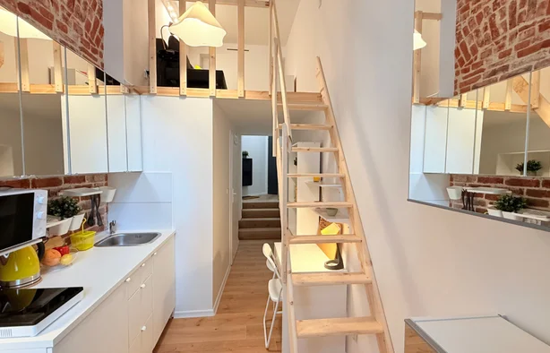 (REJA.29.1.6)Spacious apartment with private bathroom and kitchen, Wrocław-1