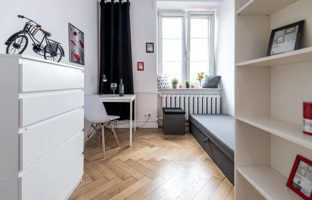  Duży pokój vis a vis Zamku Królewskiego, przy stacji metra Wileńska, Warszawa-1