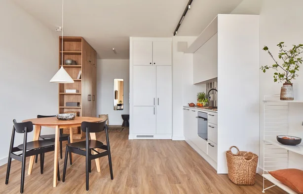 Studio | BEZPOŚREDNIO | Metro Wilanowska, Warszawa-1