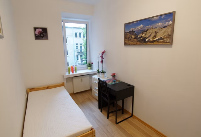 ŚW.JERZEGO 5/7  MANUFAKTURA  POKÓJ NR 3 