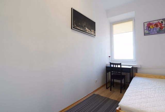 ŚW.JERZEGO 5/7  MANUFAKTURA  POKÓJ NR 4