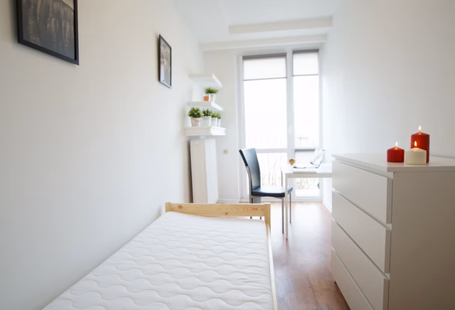 SNYCERSKA 1 MANUFACTURA ROOM NO. 1 WITH BALCONY