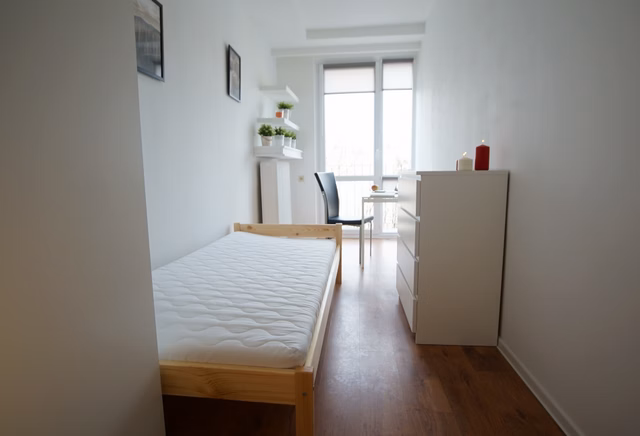 SNYCERSKA 1 MANUFACTURA ROOM NO. 1 WITH BALCONY