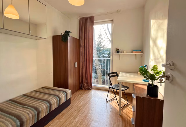 (RZEP.2B.3) Single room
