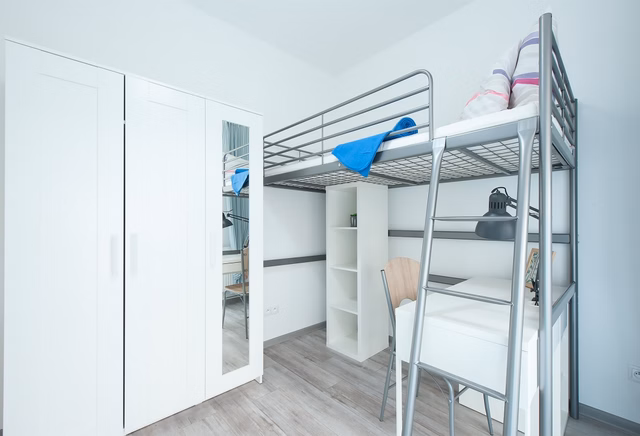 Pokój 1-osobowy  nr 5 z balkonem przy Żeromskiego 51