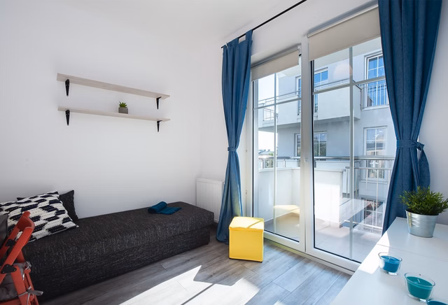 Pokój 1-osobowy  nr 5 z balkonem przy Żeromskiego 51