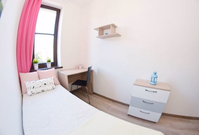 Uroczy pokój jednoosobowy w kamienicy, centrum, Nowy Kleparz (6)