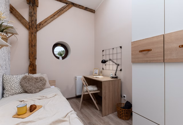 Cozy single room in an attic apartment in the center