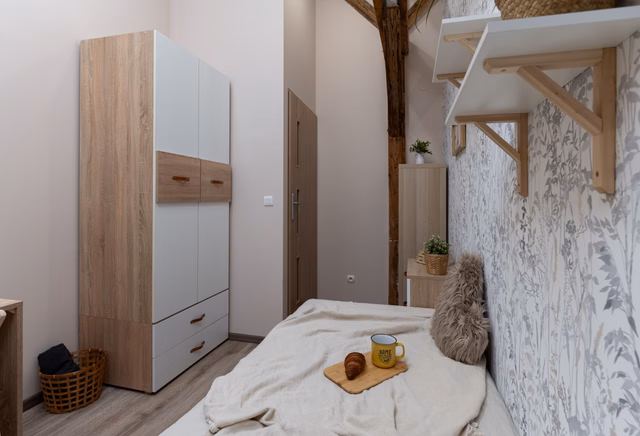Cozy single room in an attic apartment in the center