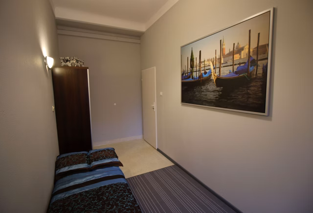 Radwańska 16, single room No. 4